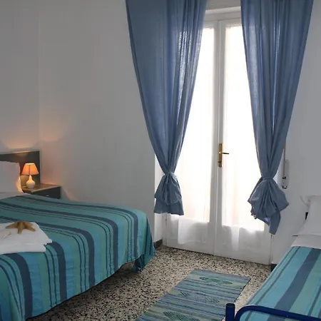 Hotel Del Mar Otel 2*